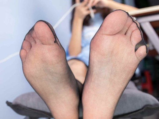 [南國足藝]10-模特彭彭辦公室秀透明黑絲美腳，各種姿勢非常誘惑！